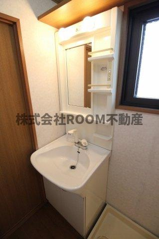 わかくさマンションの独立洗面台|使いやすい独立洗面台です