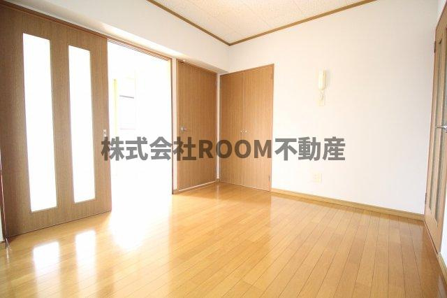 わかくさマンションの居間・リビング|使いやすい居間です