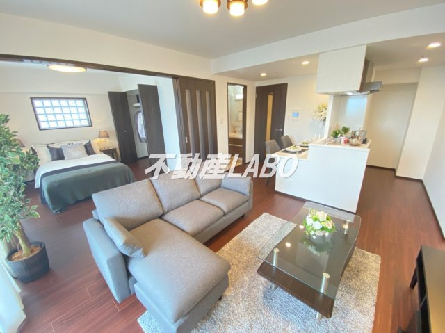 プレジオ難波WESTの居間・リビング