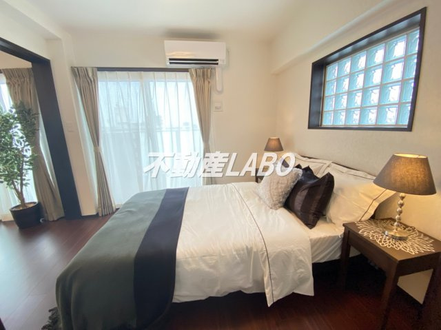 プレジオ難波WESTの洋室