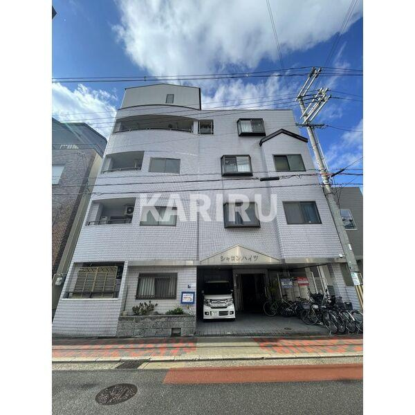 フリーディオ中宮のエントランス