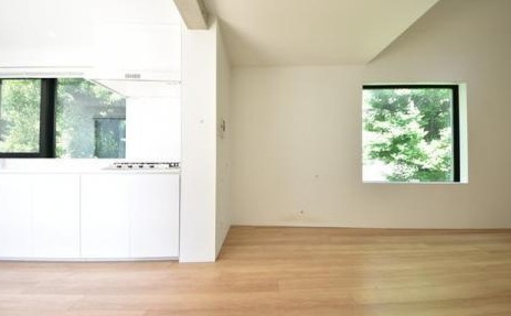 スクエアコート早稲田の洋室