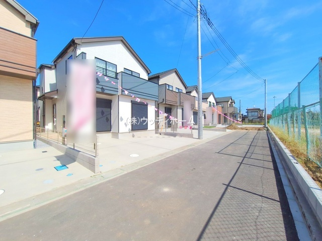 春日部市備後東3期　新築一戸建て　C号棟の前面道路含む現地写真