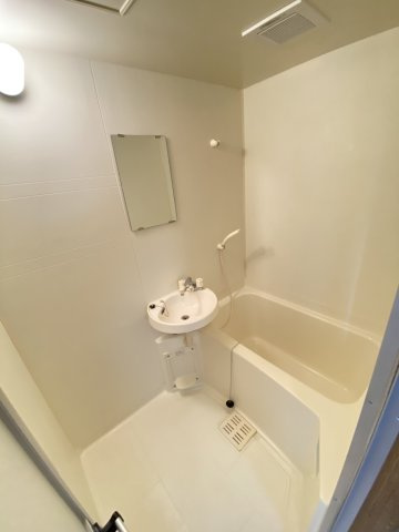 コーポラスたけとうAの浴室|日々の疲れを癒すお風呂付です