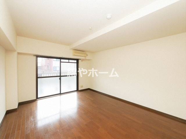 エミネンスパレスの居間・リビング|ゆったりとした居間です