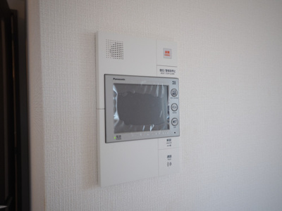 【セキュリティ】 | エスリード大阪梅田リュクス | モニター付きインターフォンです