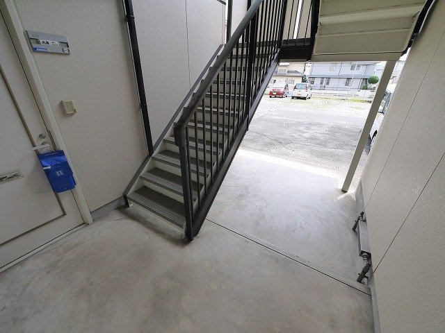 ハイツ恋の窪のその他共用部分|共用部分の通路です