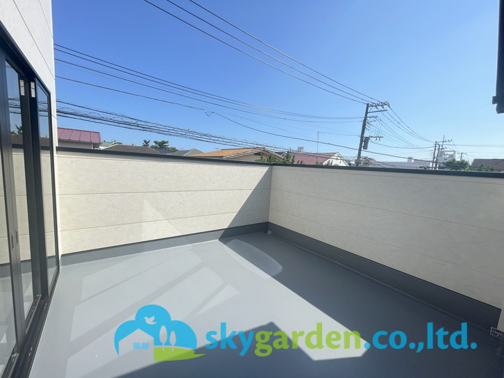 藤沢市片瀬海岸5期　新築戸建　全3棟1号棟のバルコニー