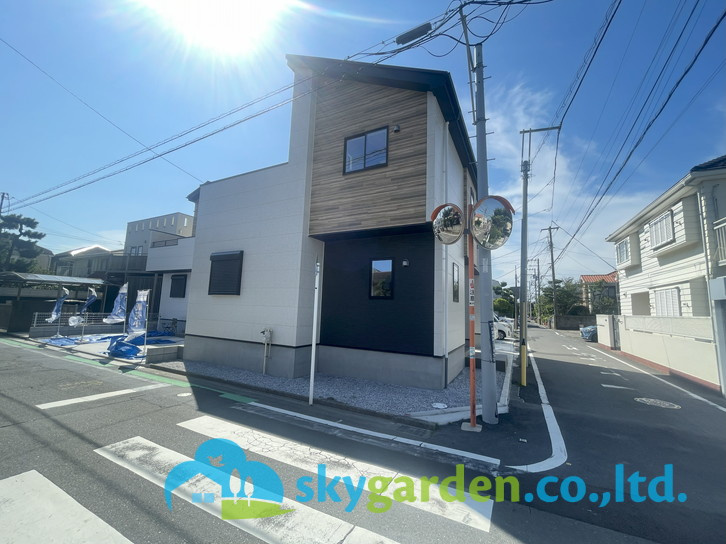 藤沢市片瀬海岸5期　新築戸建　全3棟1号棟の前面道路含む現地写真