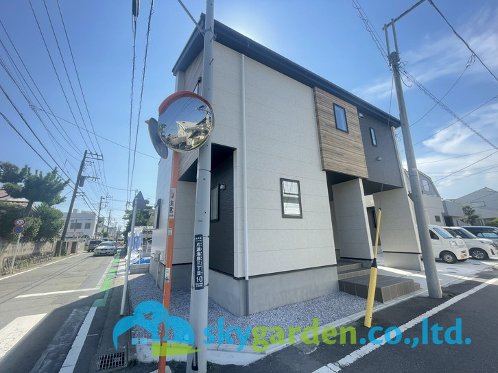 藤沢市片瀬海岸5期　新築戸建　全3棟1号棟の前面道路含む現地写真|角地
