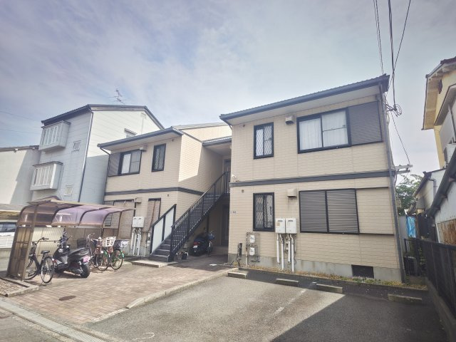 ハイランド栄の外観