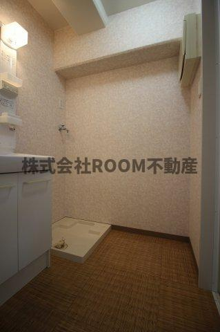 スカイコート年見の洗面所|明るい洗面所です