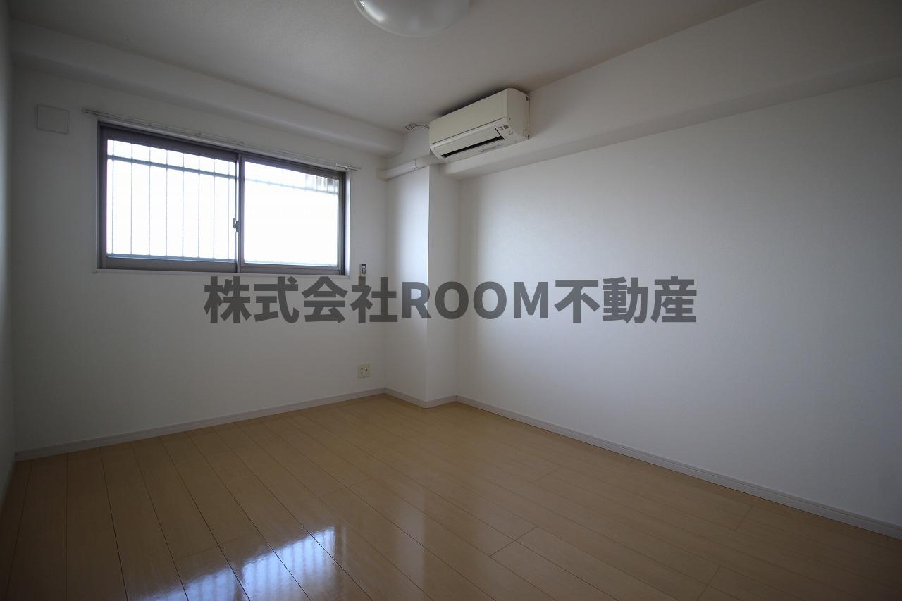 スカイコート年見の居間・リビング|こちらのリビングで趣味の時間をお楽しみください