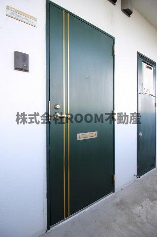 スカイコート年見の玄関|落ち着いた玄関です