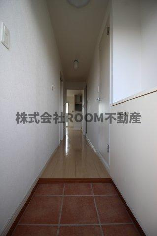 スカイコート年見の玄関|ゆったりとした玄関です