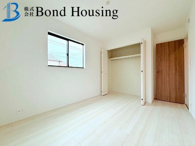 土山駅まで徒歩8分　魚住町清水　新築限定1棟の洋室