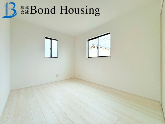 土山駅まで徒歩8分　魚住町清水　新築限定1棟の洋室