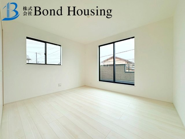 土山駅まで徒歩8分　魚住町清水　新築限定1棟の洋室