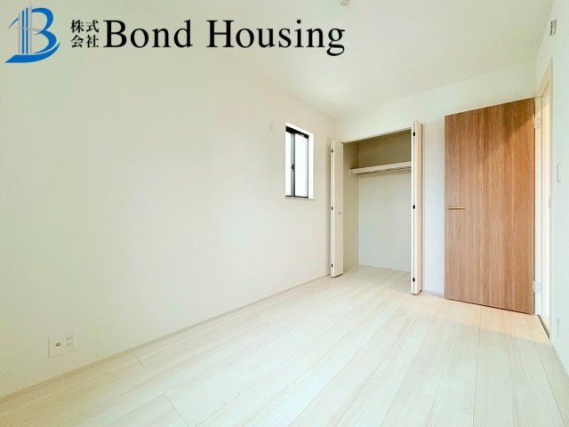 土山駅まで徒歩8分　魚住町清水　新築限定1棟の洋室