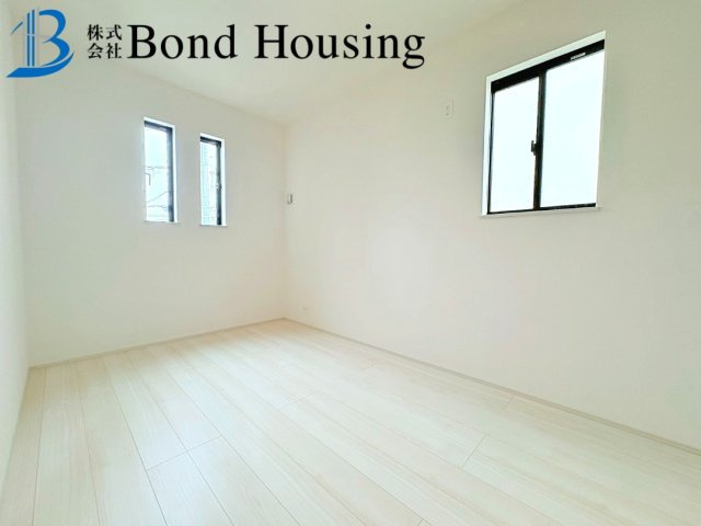 土山駅まで徒歩8分　魚住町清水　新築限定1棟の洋室