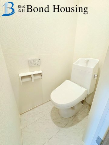 土山駅まで徒歩8分　魚住町清水　新築限定1棟のトイレ