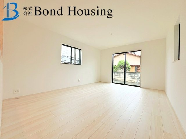 土山駅まで徒歩8分　魚住町清水　新築限定1棟の洋室