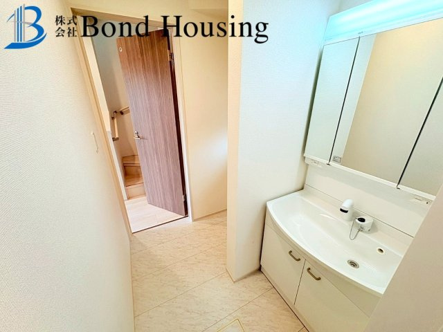 土山駅まで徒歩8分　魚住町清水　新築限定1棟の独立洗面台