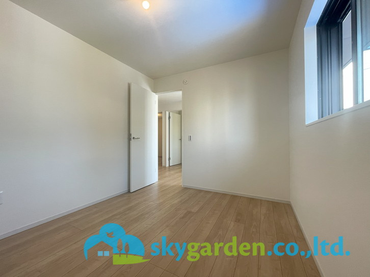 藤沢市片瀬海岸5期　新築戸建　全3棟2号棟の洋室