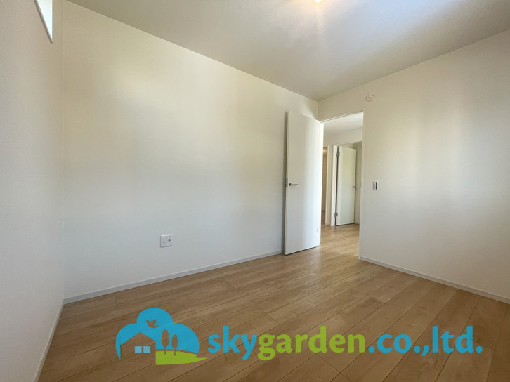 藤沢市片瀬海岸5期　新築戸建　全3棟2号棟の洋室