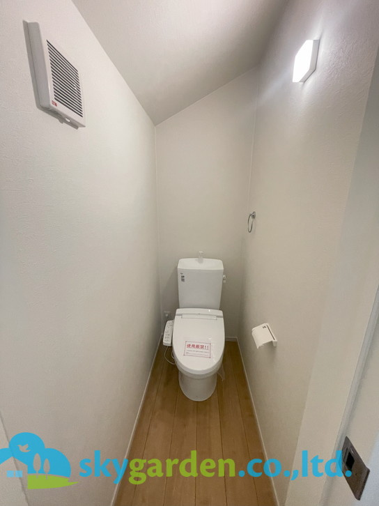 藤沢市片瀬海岸5期　新築戸建　全3棟2号棟のトイレ