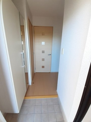 【玄関】 | サニーフラット・ペーナ | 玄関です