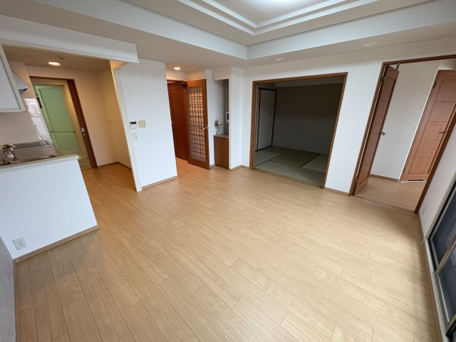 ワコーレ霞ヶ丘景彩館の居間・リビング