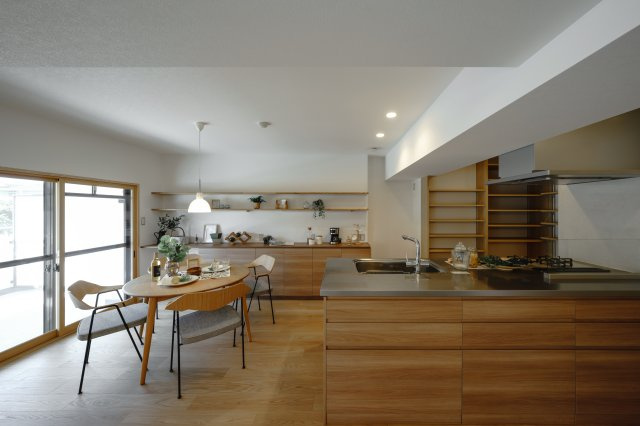 ラ・メール狩口Ⅱ 参番館の居間・リビング