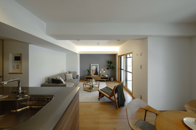 ラ・メール狩口Ⅱ 参番館の居間・リビング