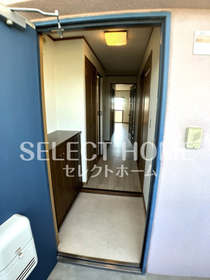 【玄関】 | アーバン西岡崎 | 収納もある玄関です