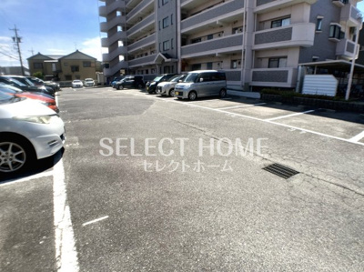 【駐車場】 | アーバン西岡崎 | 駐車場があるので、車を買う予定の方も安心です