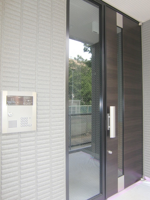 メゾンプルミエールのセキュリティ|★安心のオートロック付き★