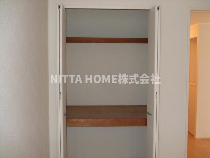 コーポニューデルフィーの収納|各居室に収納有ります！！