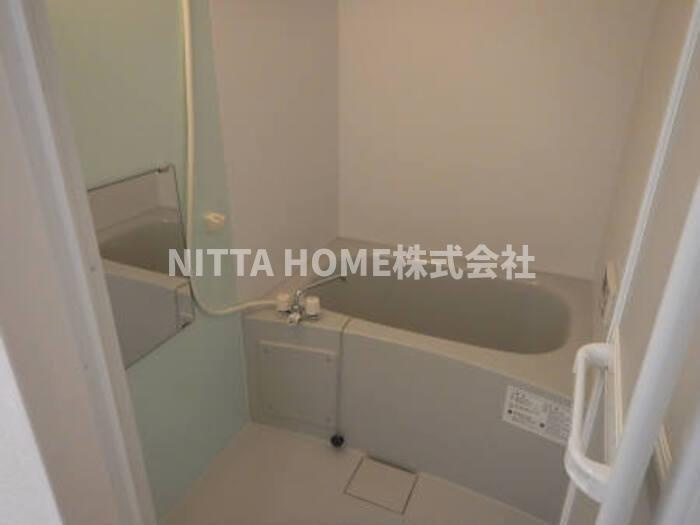 コーポニューデルフィーの浴室|追い焚き付きのバスルームです☆彡