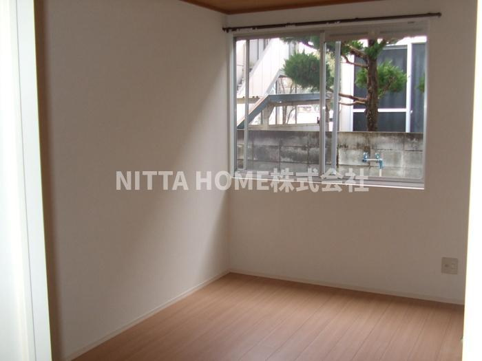 コーポニューデルフィーの洋室|日当たり良好の洋室ですよ(^^♪