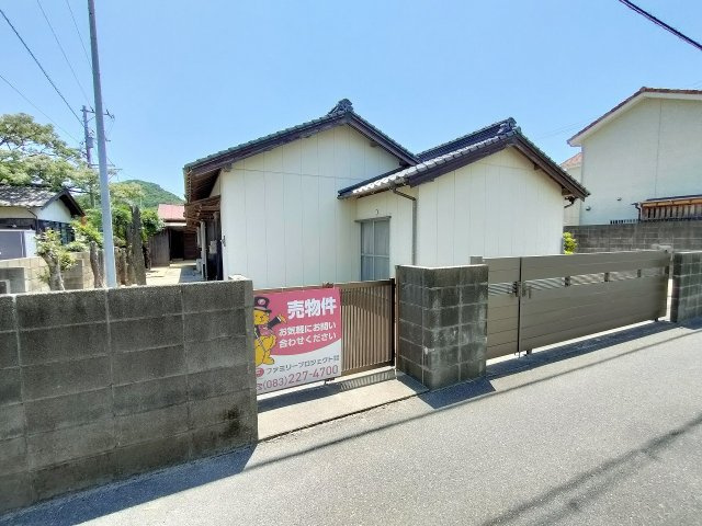 豊浦町川棚中古住宅2の外観