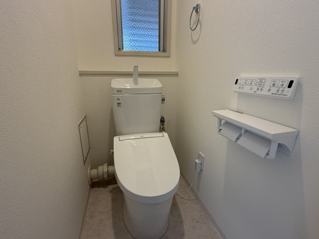 研究学園5団地・523号棟のトイレ