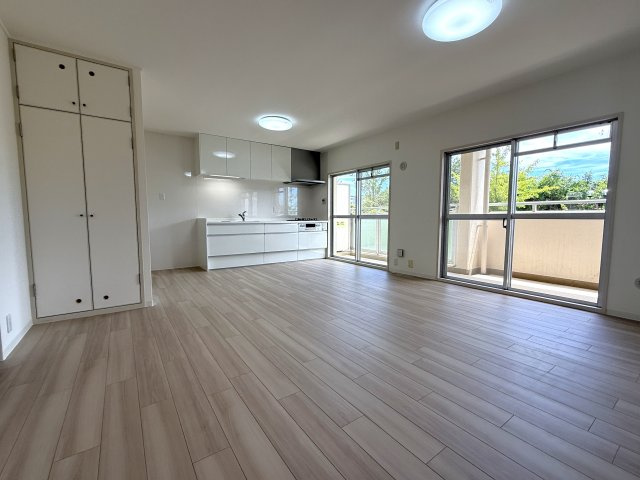 研究学園5団地・523号棟の居間・リビング