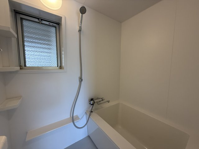 研究学園5団地・523号棟の浴室