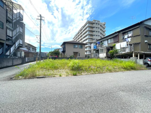 吉田町　土地の外観|閑静な住宅地内。小・中学校も近く、お子様の通学も安心です。