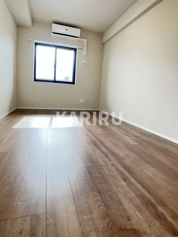 幸court森ノ宮の洋室