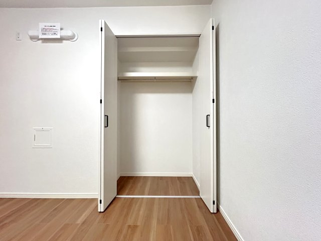 ◆リノベーション済み◆南西向きで陽当たり良好◆収納充実３LDK◆ライオンズマンション山科御陵の洋室|洋室　クローゼット