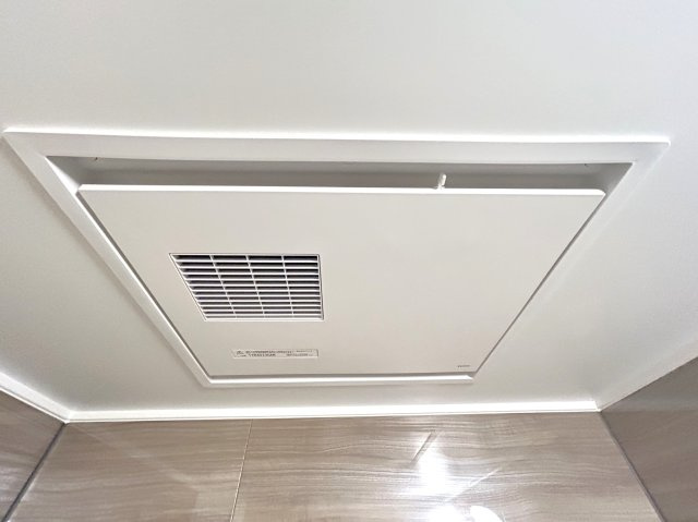 ◆リノベーション済み◆南西向きで陽当たり良好◆収納充実３LDK◆ライオンズマンション山科御陵の浴室|浴室暖房乾燥機