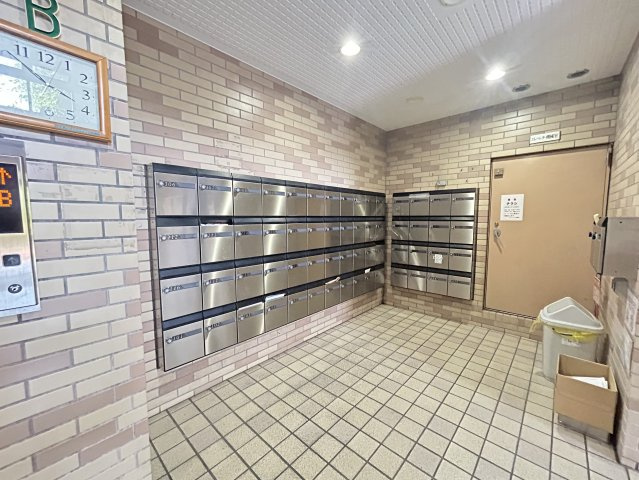 ◆リノベーション済み◆南西向きで陽当たり良好◆収納充実３LDK◆ライオンズマンション山科御陵の設備|郵便受け