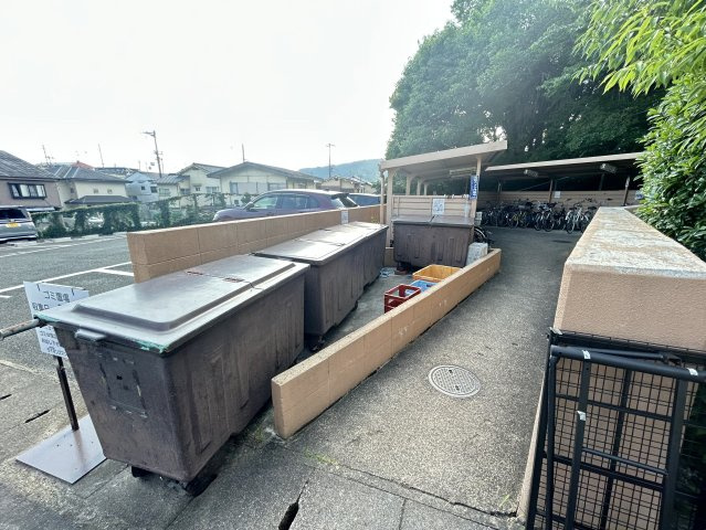 ◆リノベーション済み◆南西向きで陽当たり良好◆収納充実３LDK◆ライオンズマンション山科御陵のその他|ゴミ置き場